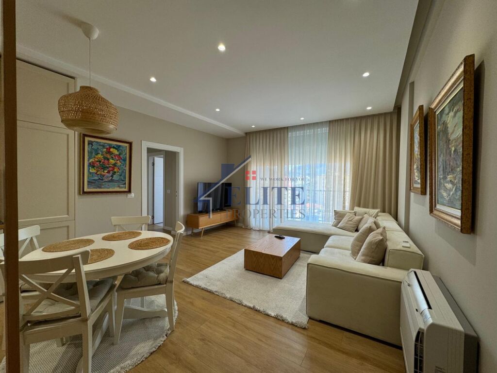 21 Dhjetori, apartament 2+1 me qira