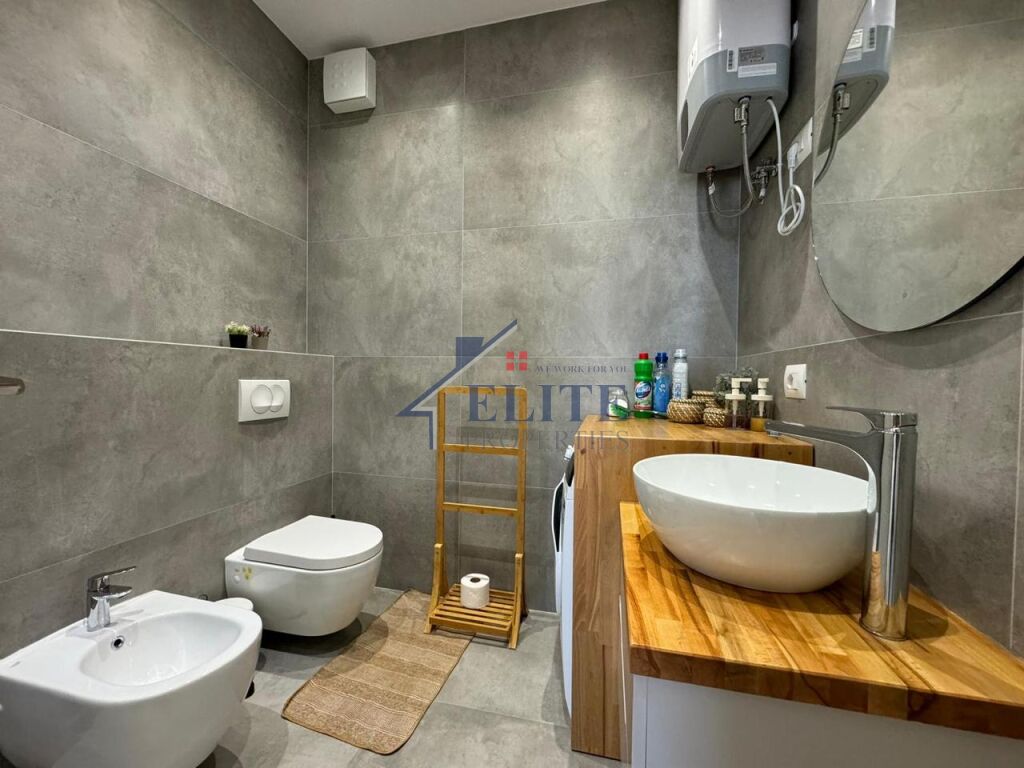 21 Dhjetori, apartament 2+1 me qira