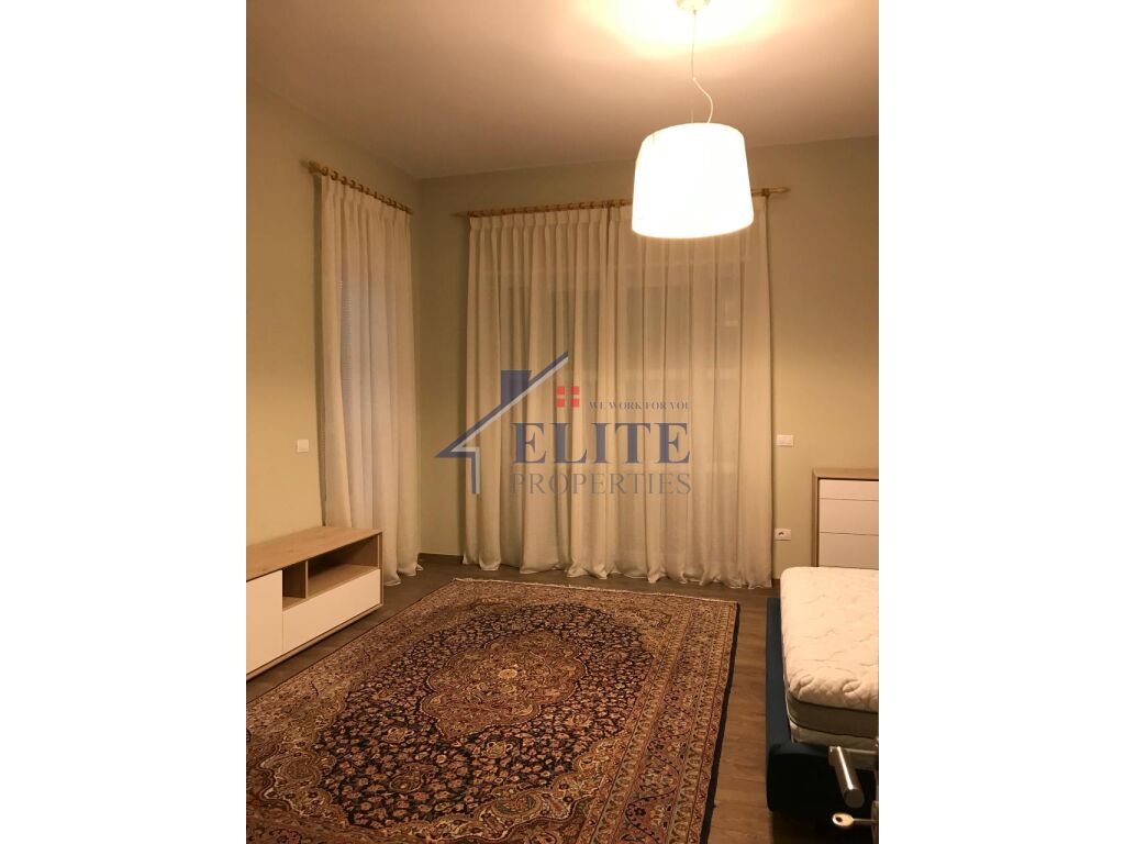 Rolling Hills , vilë me qira