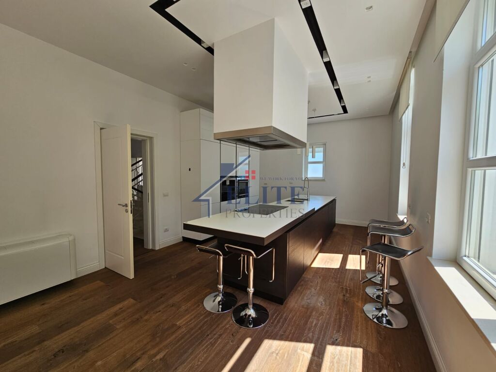 Rolling Hills , vilë me qira