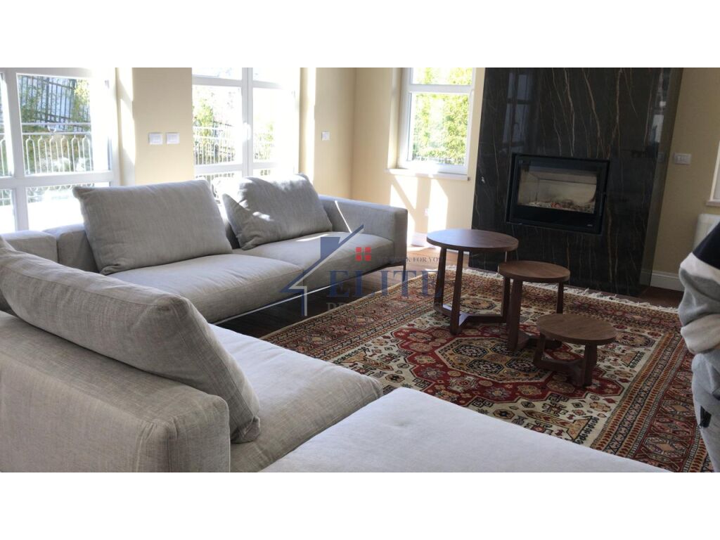 Rolling Hills , vilë me qira