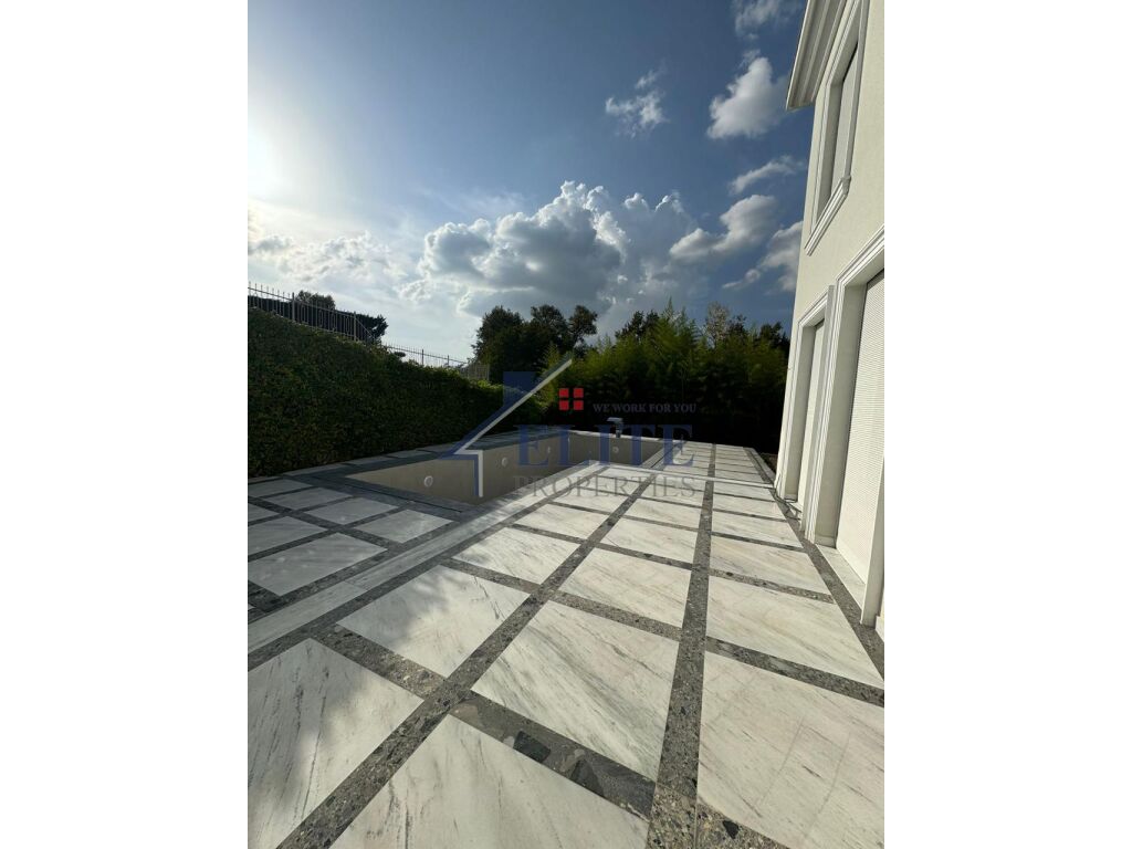 Rolling Hills , vilë me qira