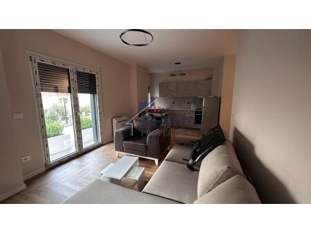 Kopshti Botanik, apartament 1+1 me qira