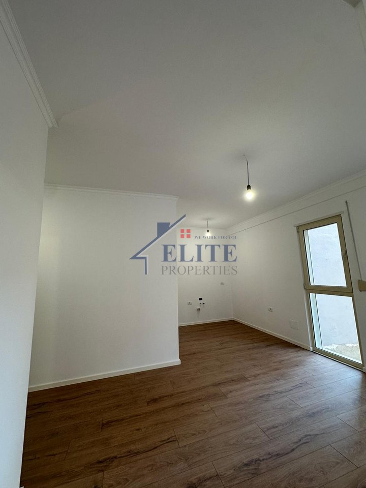 Rruga Haxhi Hysen Dalliu, apartament 1+1 në shitje