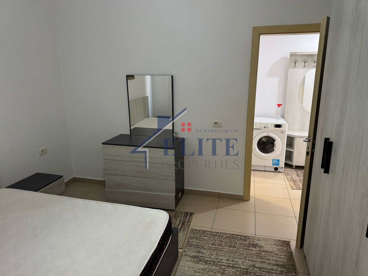 5 Maji Street, appartamento con una camera da letto in affitto