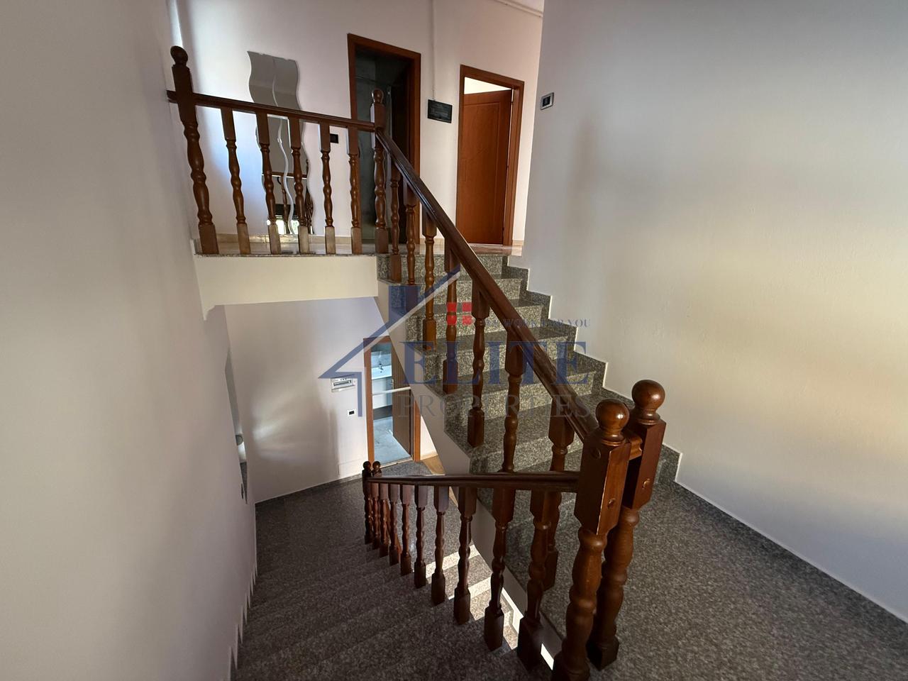 Sauk, 3-story villa for rent