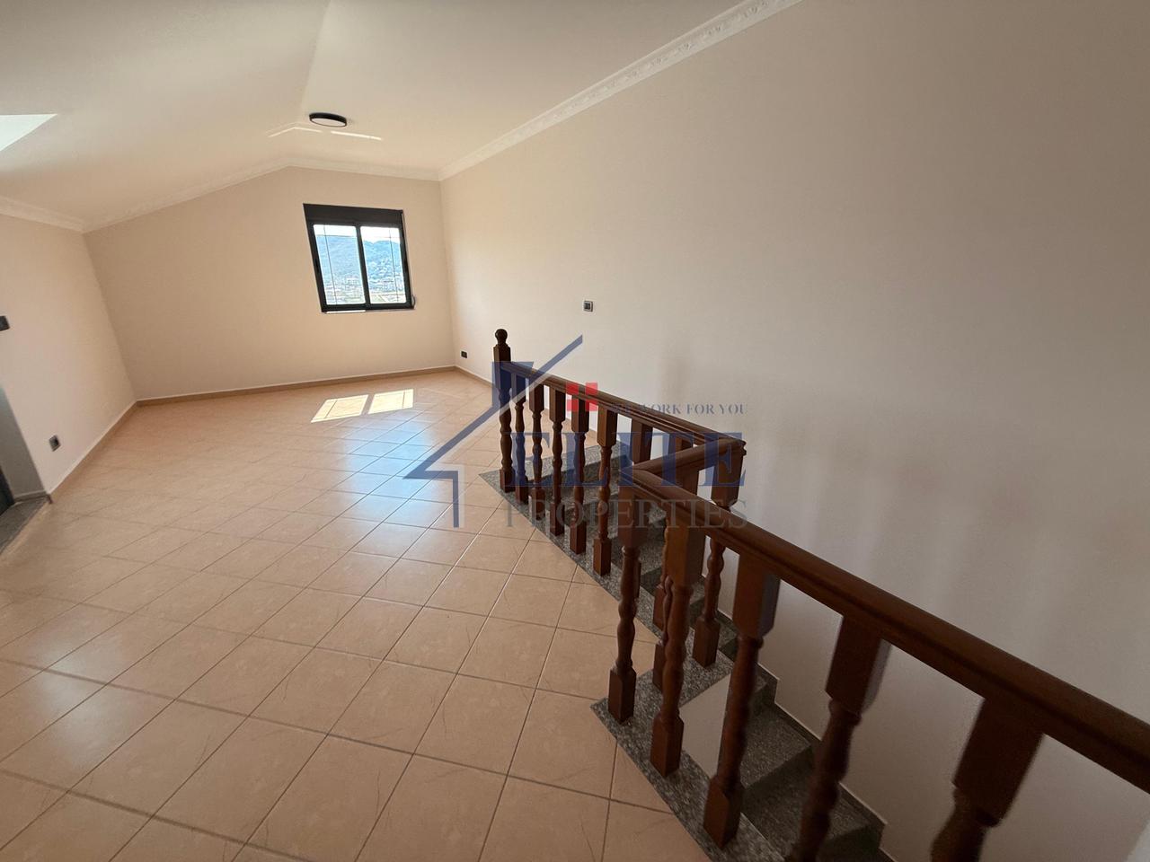 Sauk, 3-story villa for rent