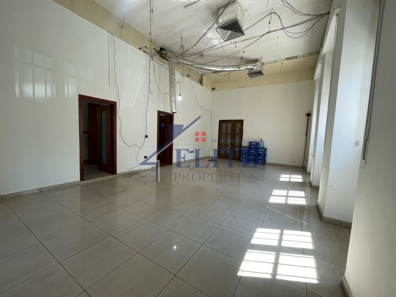 Koton Center, Tirane – ambient biznesi për qira