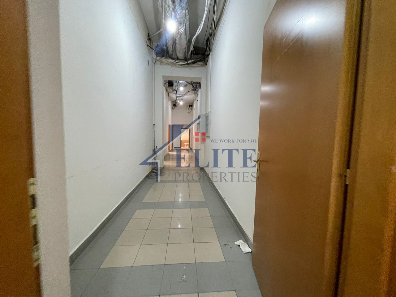 Koton Center, Tirane – ambient biznesi për qira