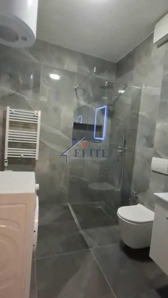 Bulevardi Zogu I –  apartament 1+1 me qira
