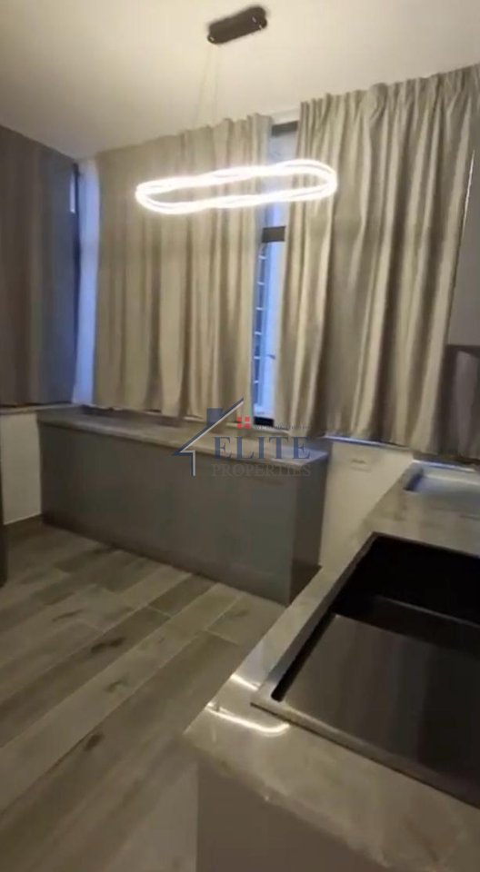 Bulevardi Zogu I –  apartament 1+1 me qira