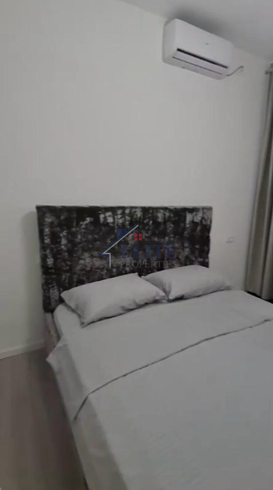 Bulevardi Zogu I –  apartament 1+1 me qira