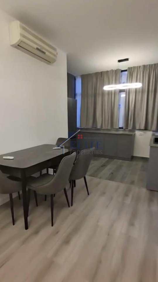 Bulevardi Zogu I –  apartament 1+1 me qira