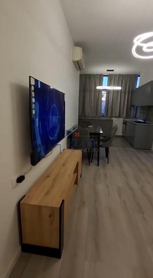 Bulevardi Zogu I –  apartament 1+1 me qira