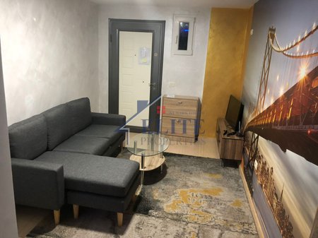 Pazari i Ri, appartamento con una camera da letto in affitto