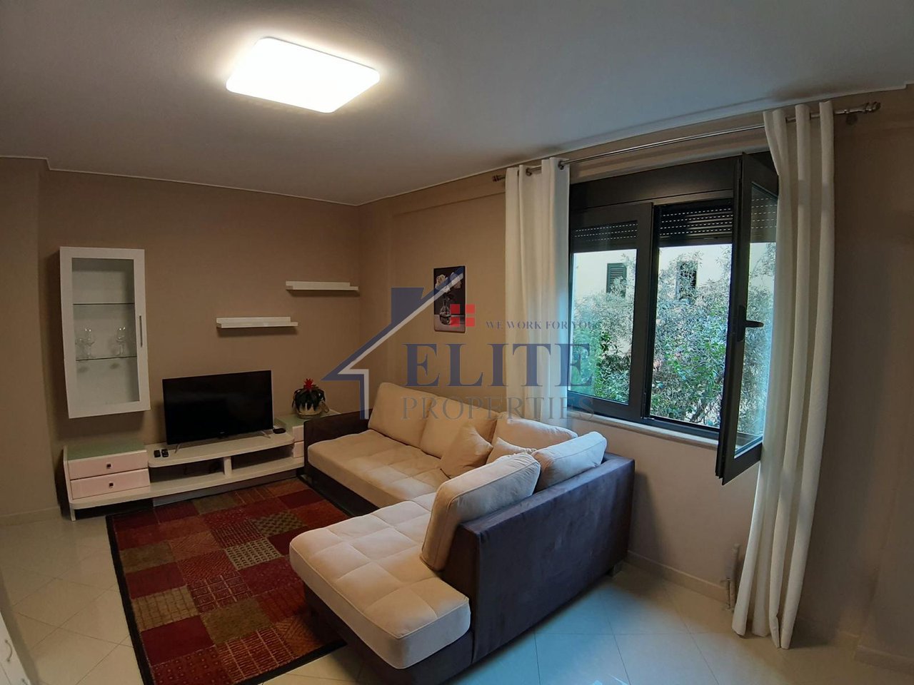 Rruga e Kosovareve– Apartament 1+1 me qira
