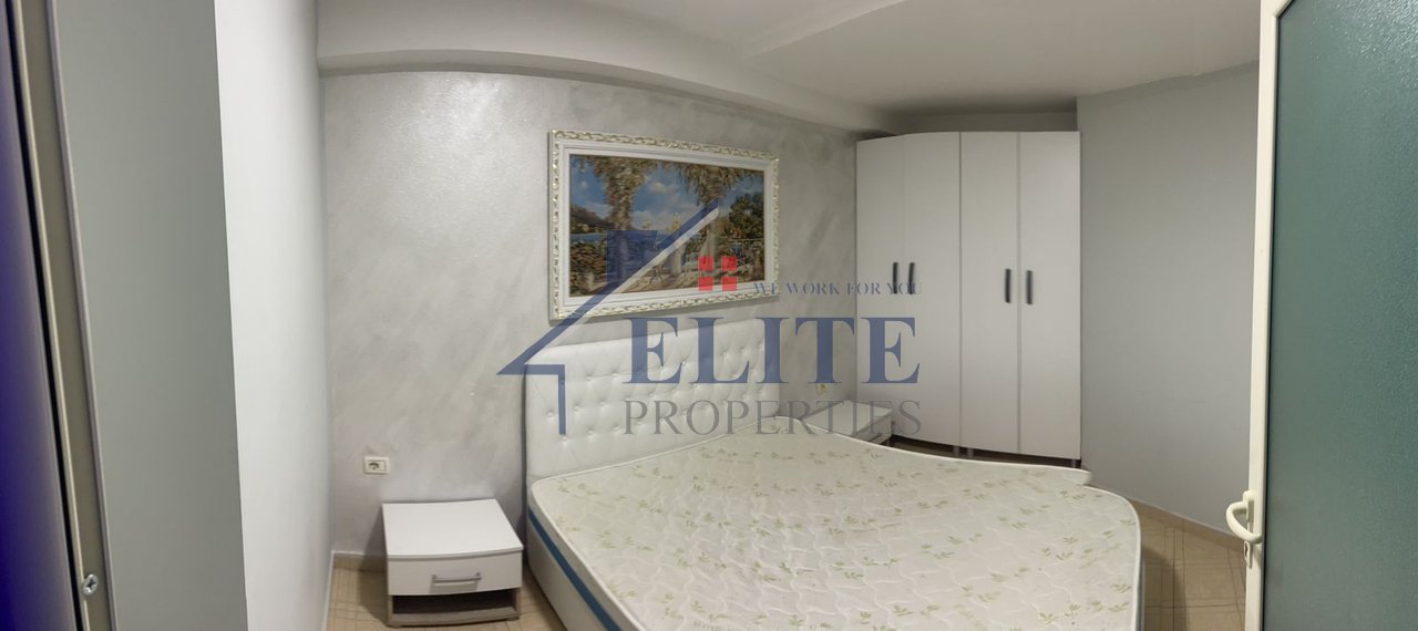 Pazari i Ri, appartamento con una camera da letto in affitto