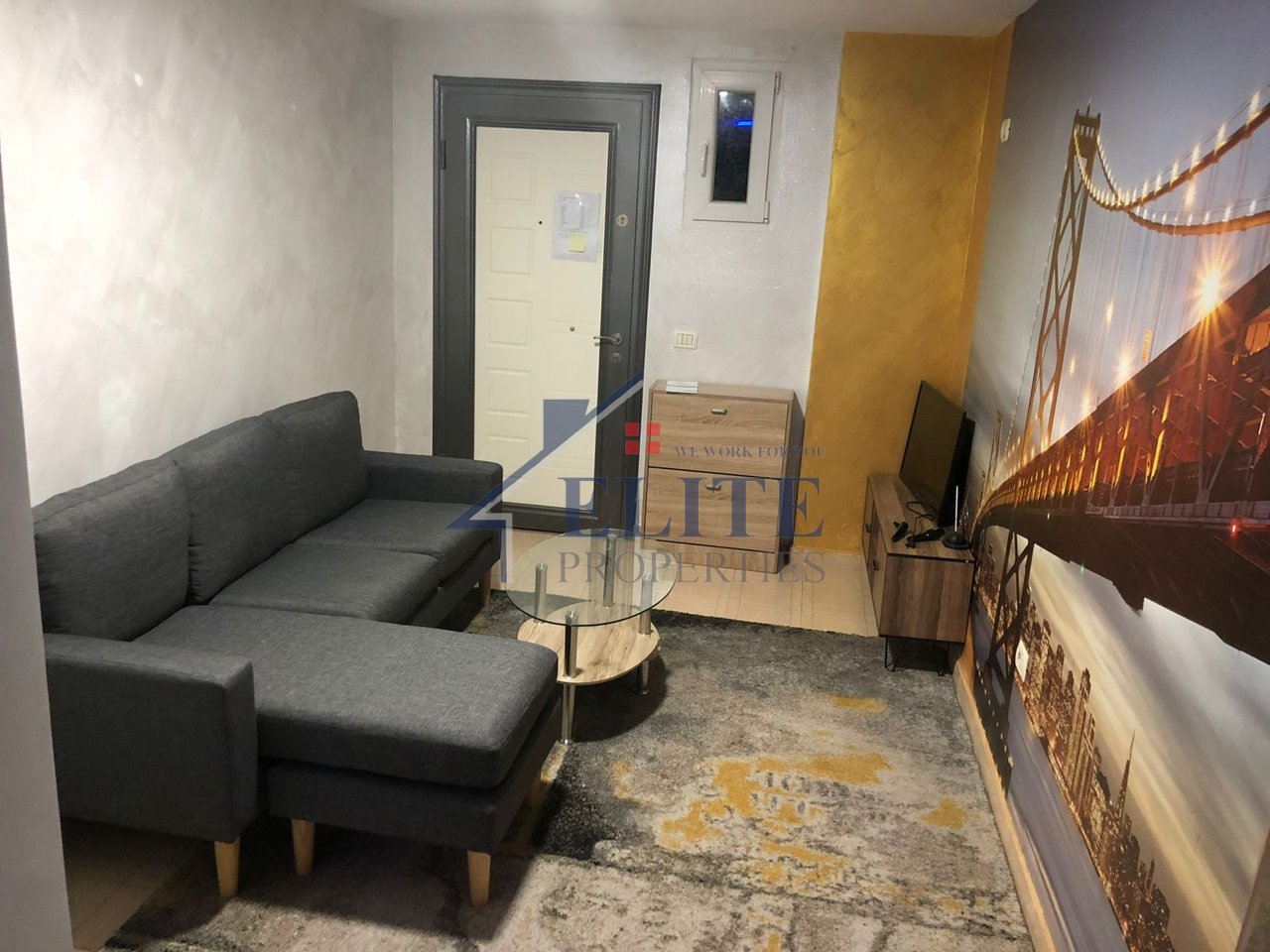 Pazari i Ri, appartamento con una camera da letto in affitto