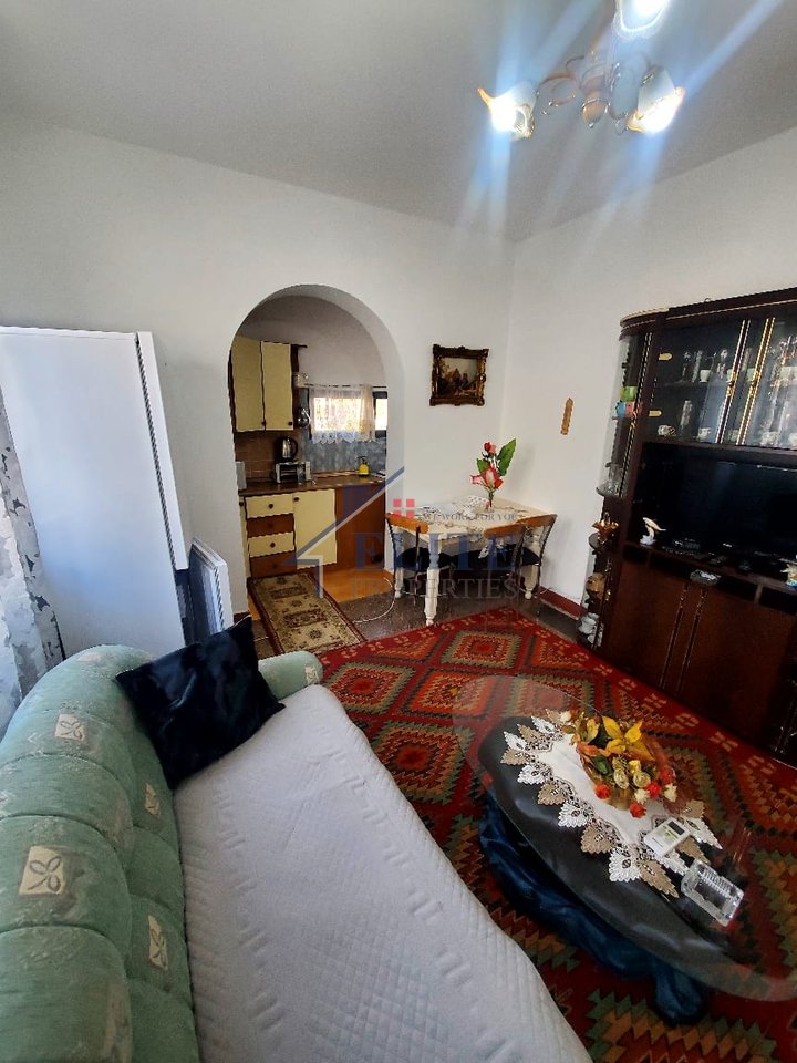Rruga Ferit Xhajko, apartament 2+1 me qira