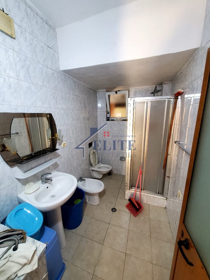 Rruga Ferit Xhajko, apartament 2+1 me qira