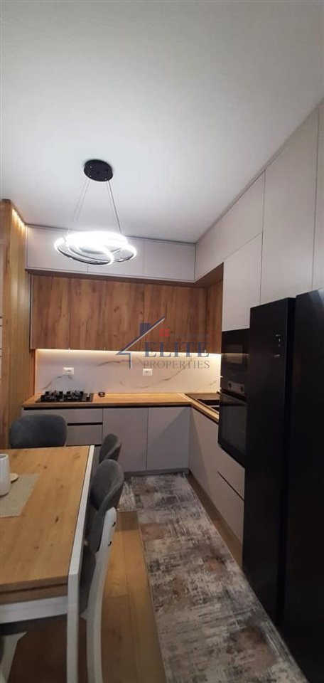 Kamëz, apartament 2+1 në shitje
