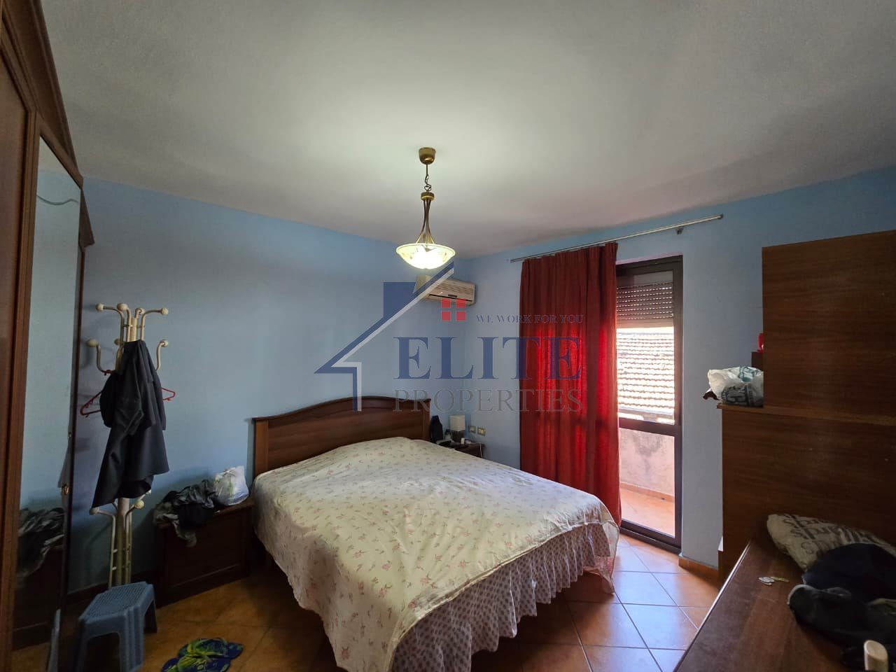 Rr. Muhamet Gjollesha pranë 21 Dhjetorit, apartament 2+1 ne shitje