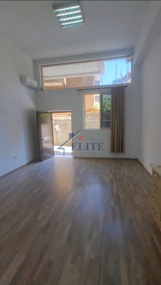 Brryli, studio apartments for rent