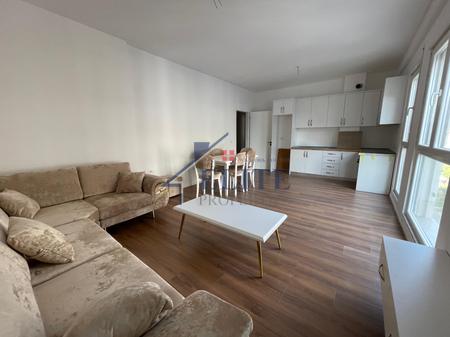 Kamez, appartamento con due camere da letto in affitto