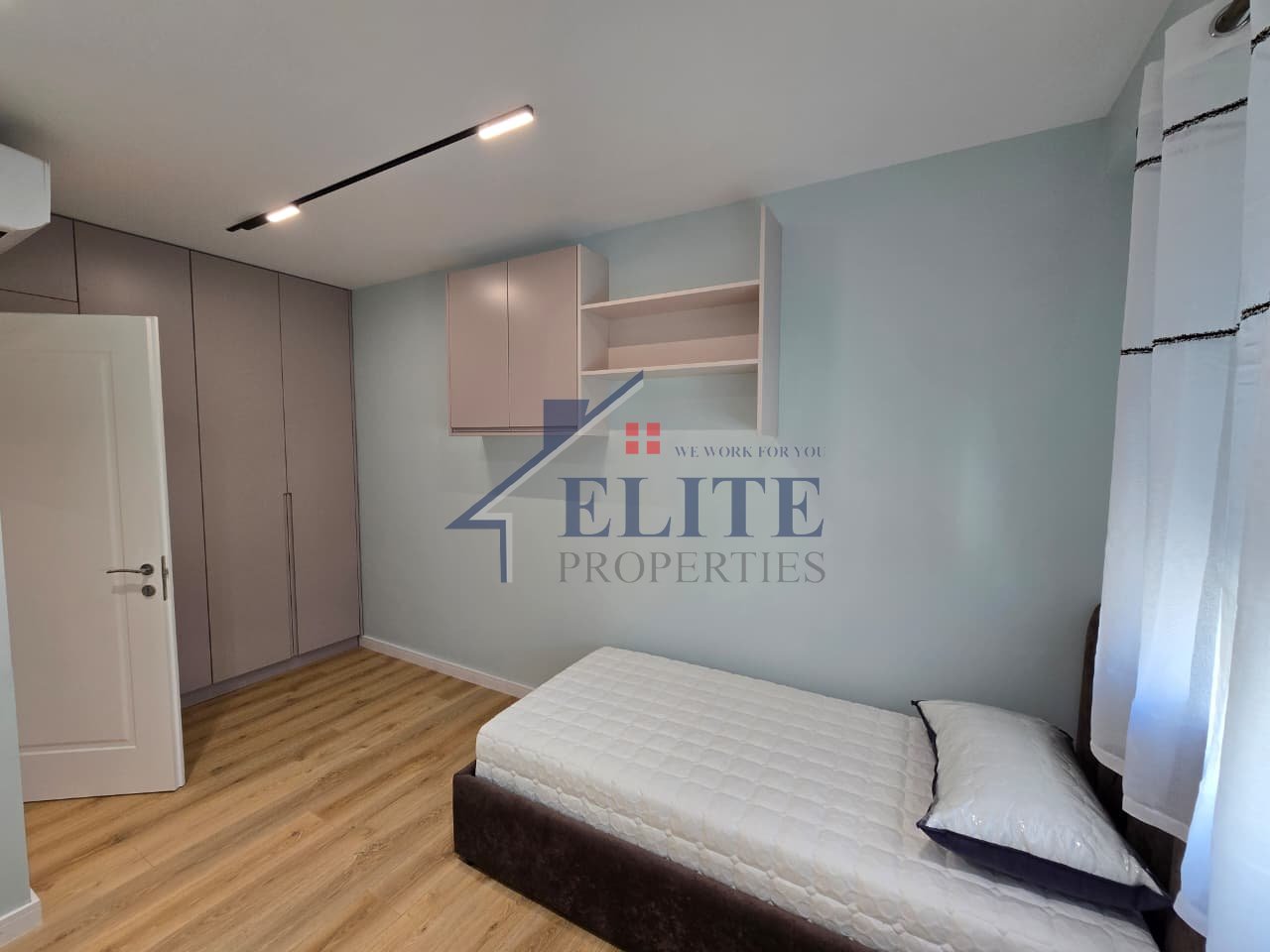Kompleksin Star - Apartament 3+1 me qira