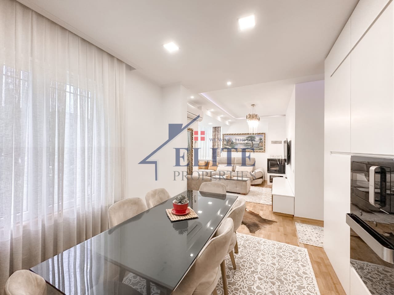 Botanical Garden, three bedroom apartment for sale