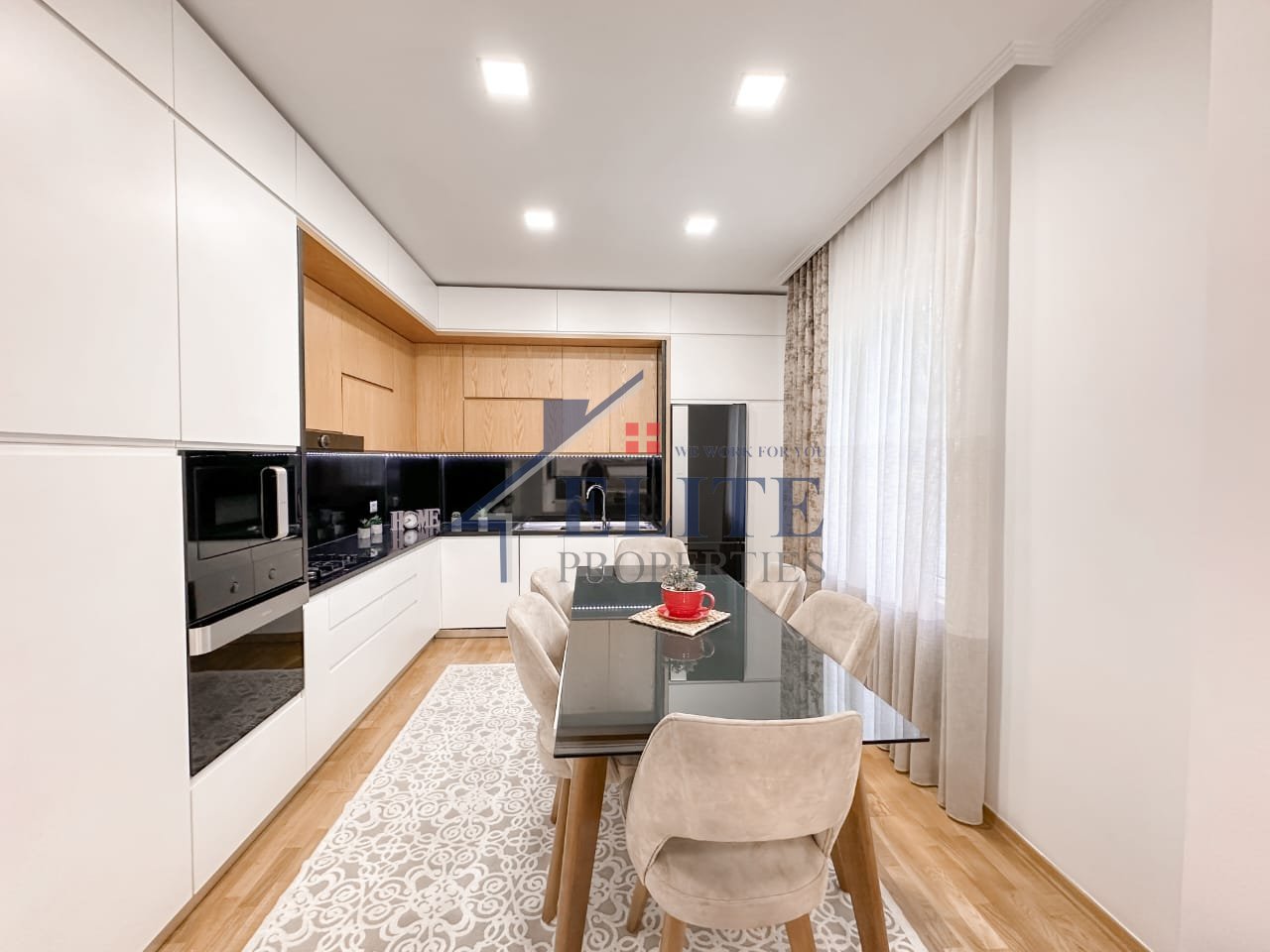 Botanical Garden, three bedroom apartment for sale