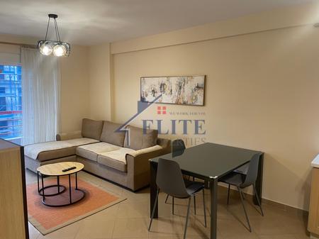 Liqeni i Thatë, apartament 2+1 me qira