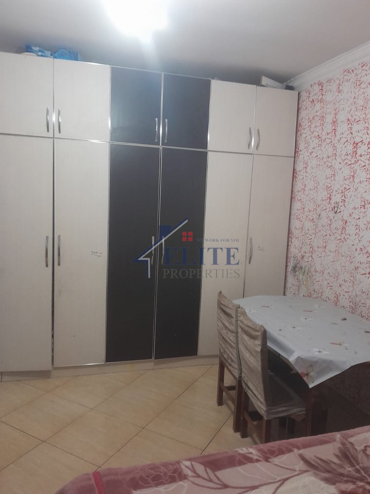 Shkozë, shtepi private në shitje