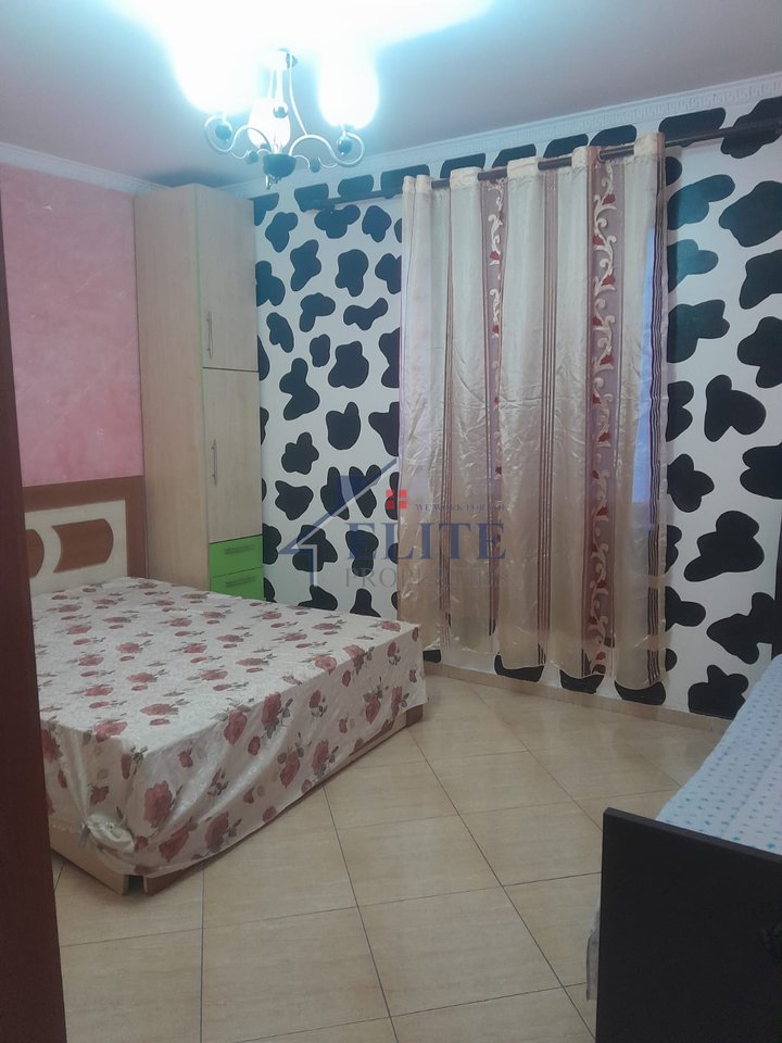 Shkozë, shtepi private në shitje