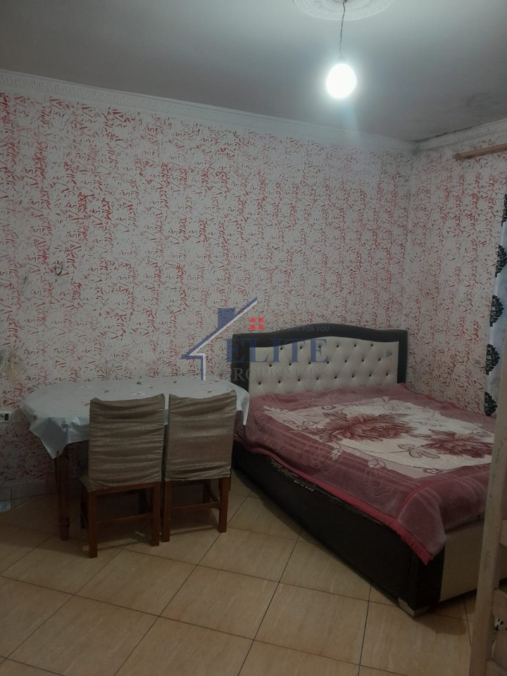 Shkozë, shtepi private në shitje