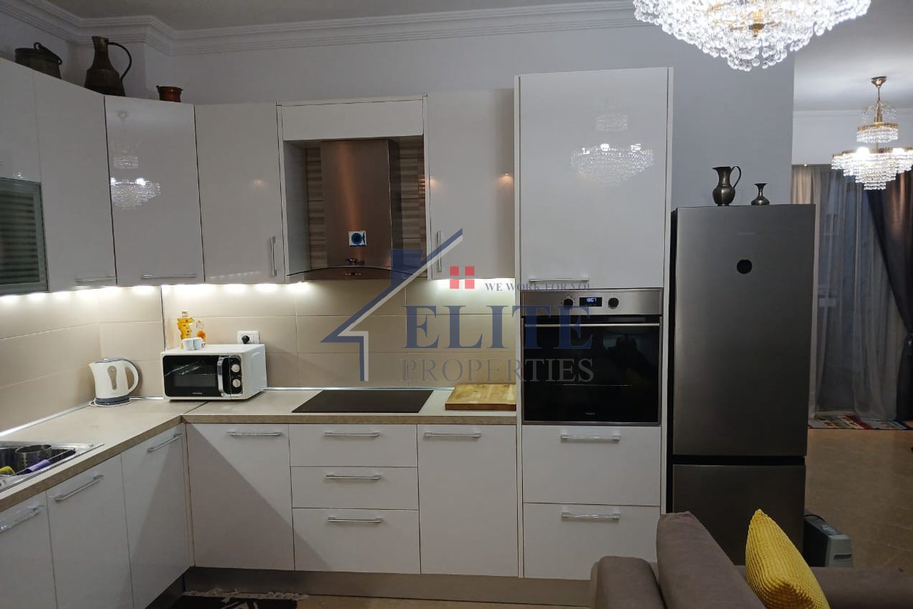 Fresku, Apartament 2+1 me qira