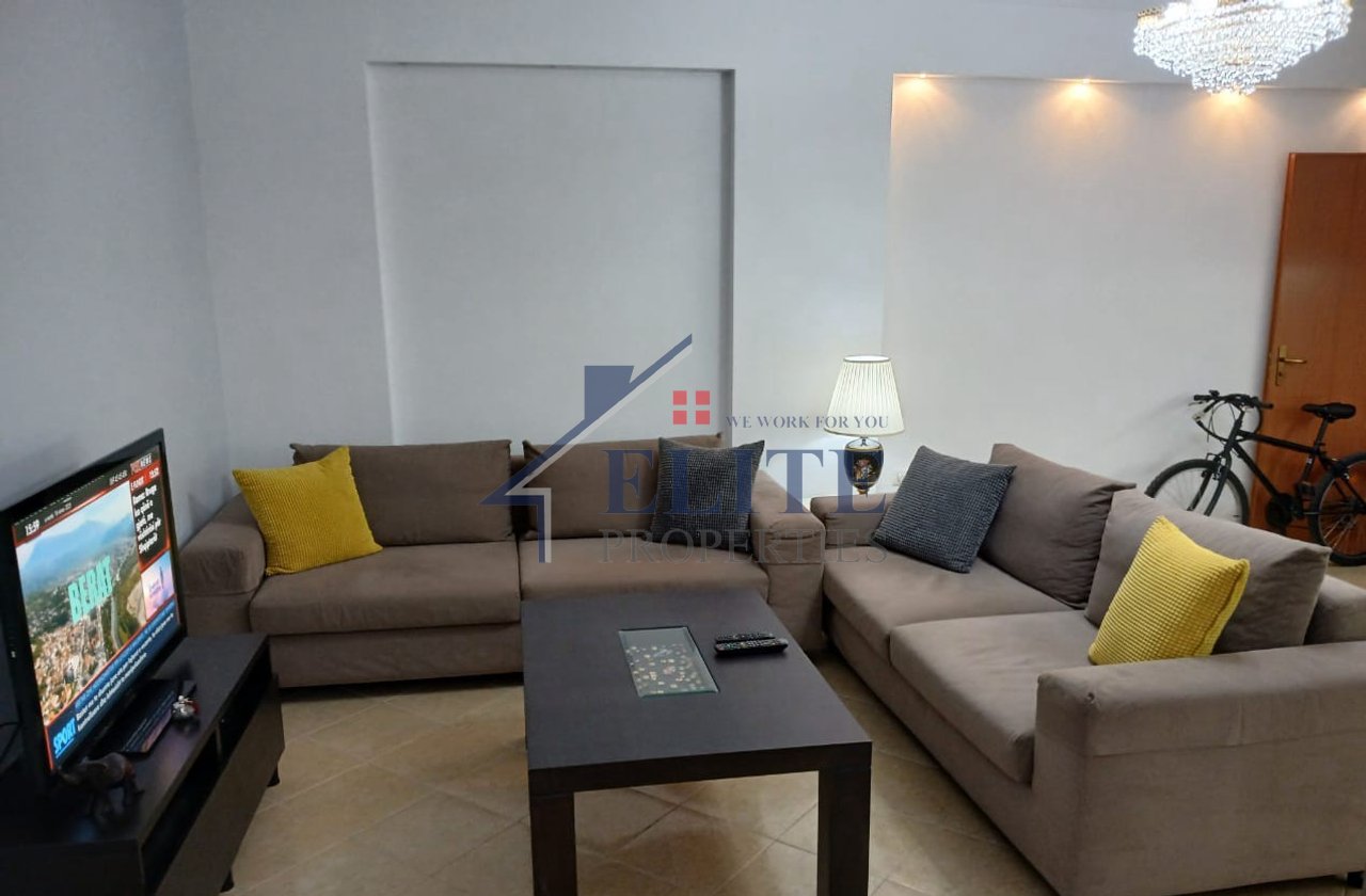 Fresku, Apartament 2+1 me qira