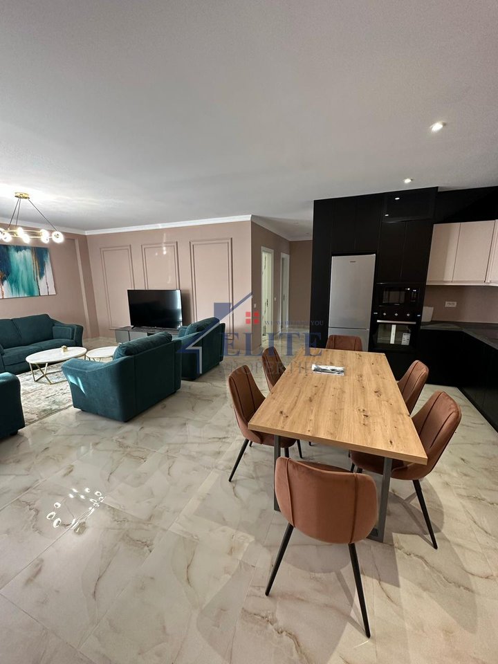 Lake Land Farkë, apartament 3+1 me qira