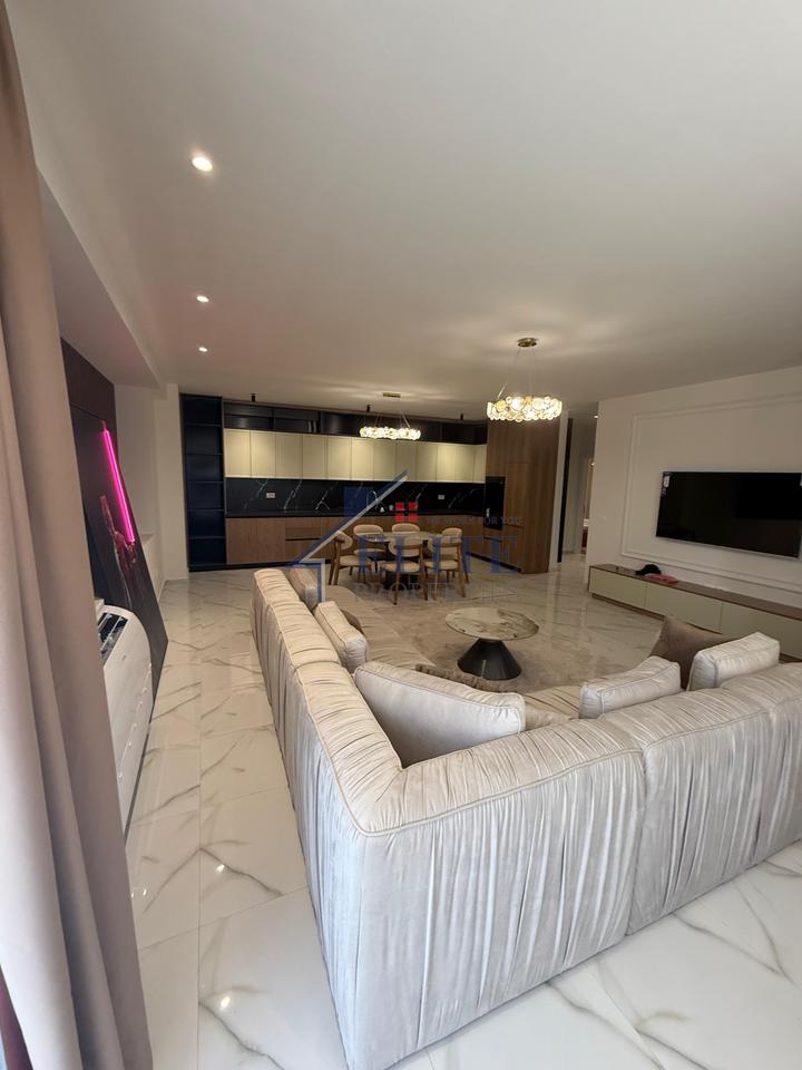 Lake Land Farkë, apartament 2+1 me qira