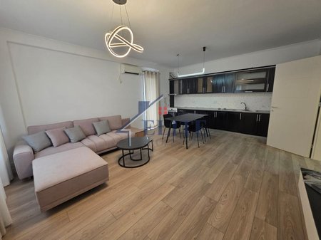 Ne hyrje te Kodrës se Diellit 1, apartament 2+1 me qira