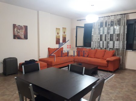 Sheshi Willson – apartament 1+1 me qira