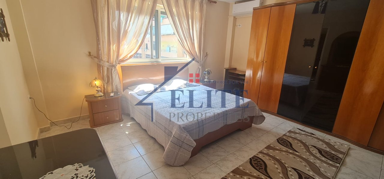 Rruga Dritan Hoxha –  apartament 3+1 me qira