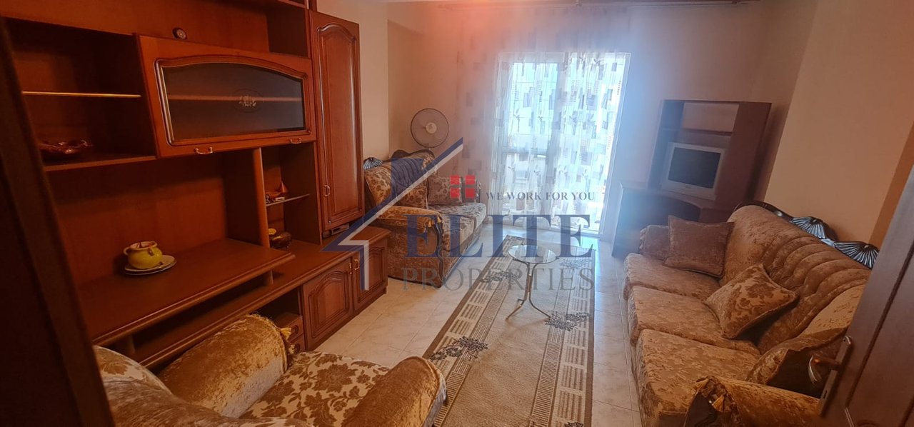 Rruga Dritan Hoxha –  apartament 3+1 me qira