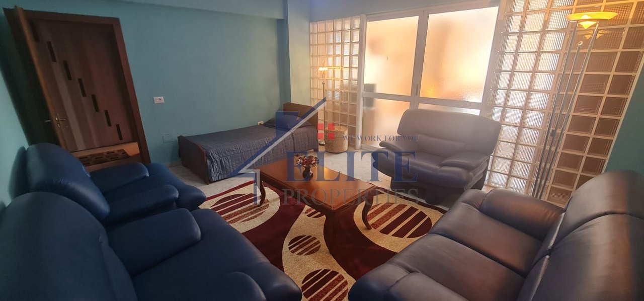 Rruga Dritan Hoxha –  apartament 3+1 me qira