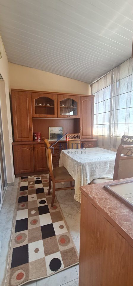 Rruga Dritan Hoxha –  apartament 3+1 me qira