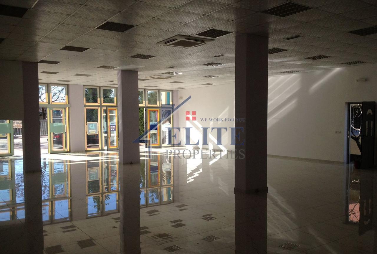 Kamëz, magazzino in affitto