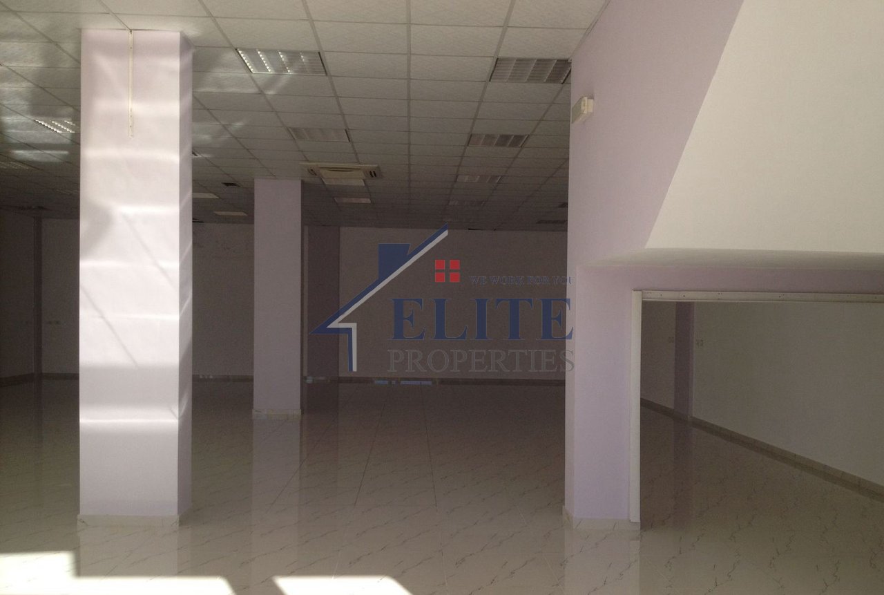 Kamëz, magazzino in affitto