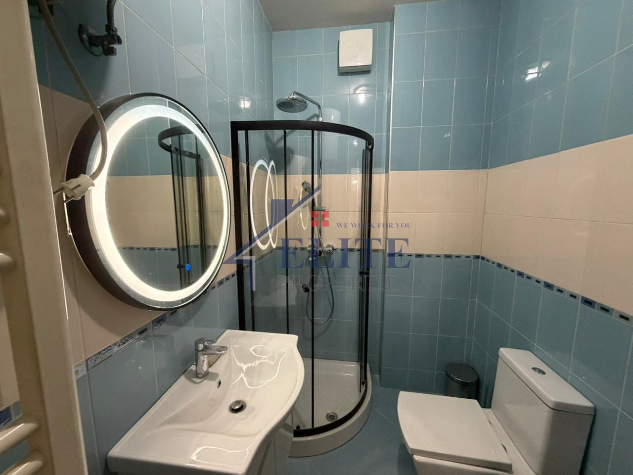 Pranë Gardës së Republikës, apartament 2+1 me qera