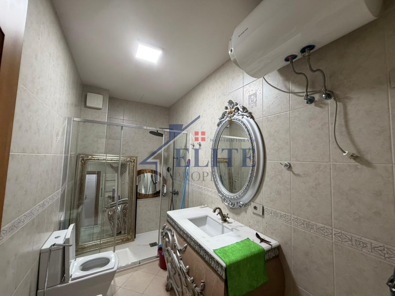 Pranë Gardës së Republikës, apartament 2+1 me qera
