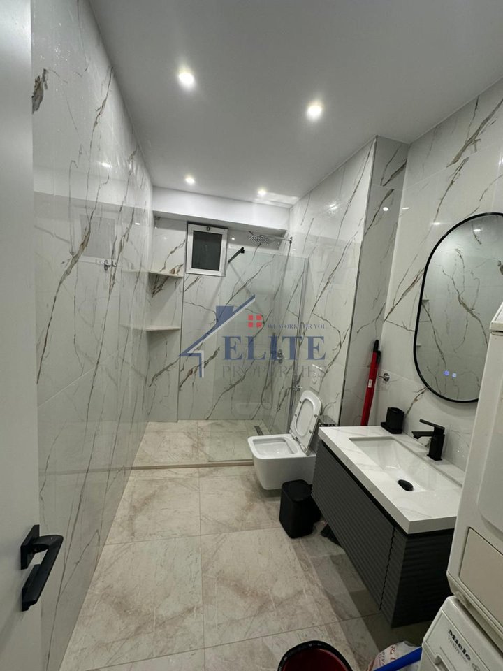 Zogu i Zi – apartament 1+1 me qira